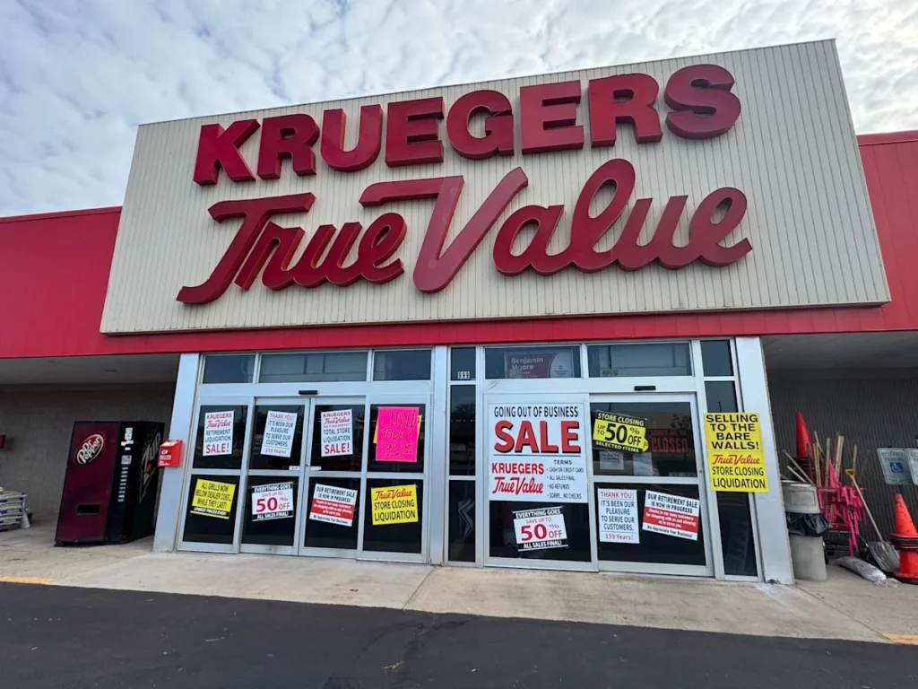 Beloved Hardware Store Closing